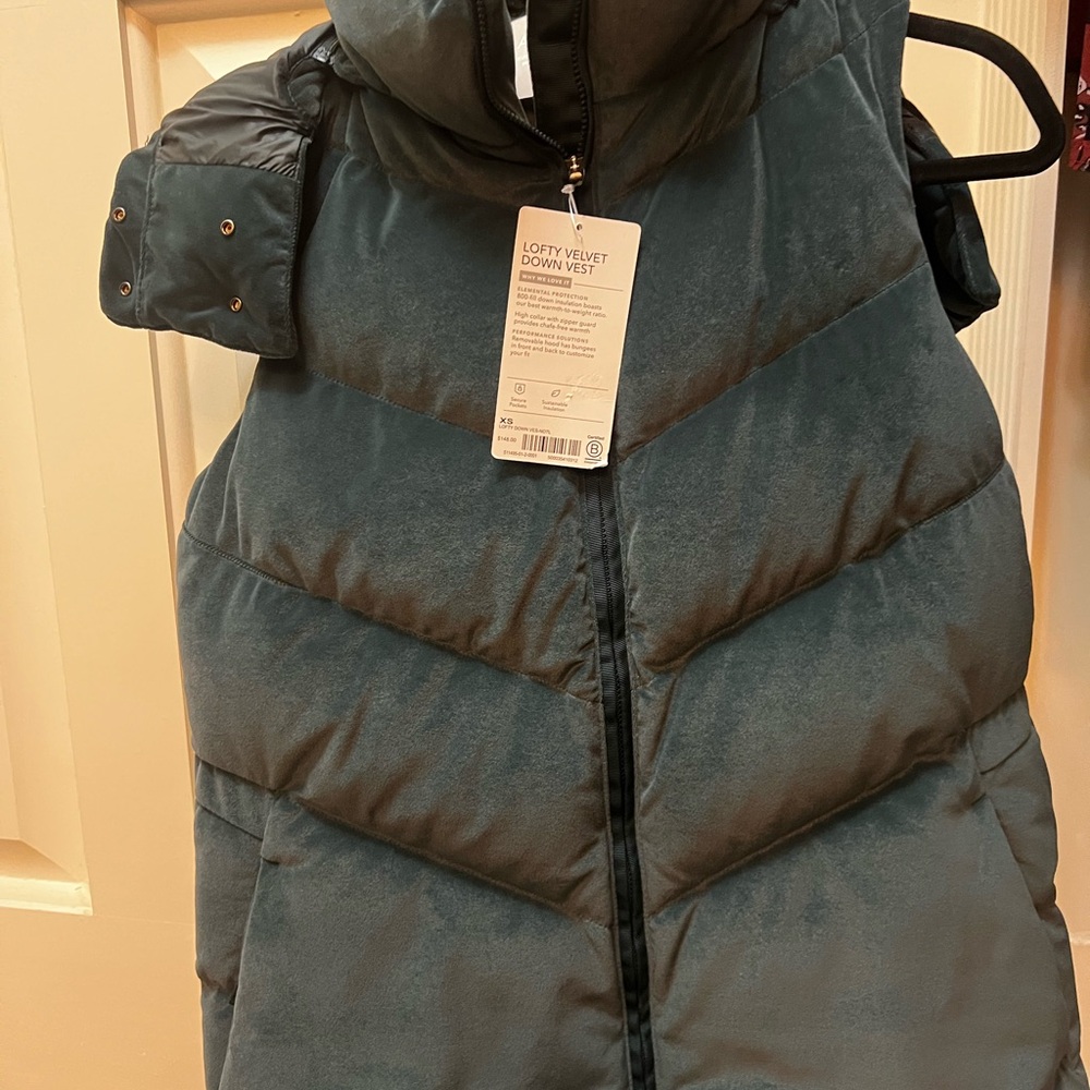 Athleta vest